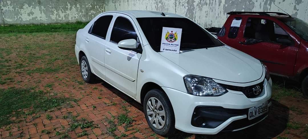 Polícia Militar recupera veículo que havia sido roubado há poucos instantes no bairro Amapá